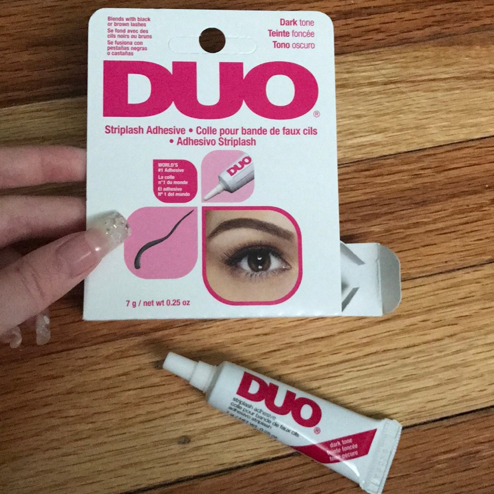 Duo Striplash Adhesive in Dark Tone